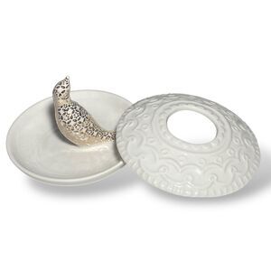 Antrhopologie White Porcelain Perched Bird Trinket Dish Gold Trim Jewelry Holder
